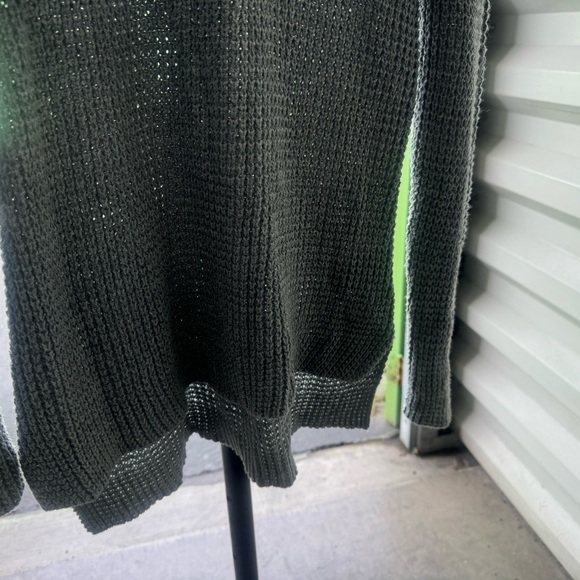 Long sleeve GUESS sweater with zipper open close size XL - Picture 5 of 5